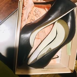 Bcbg Generations Black pump